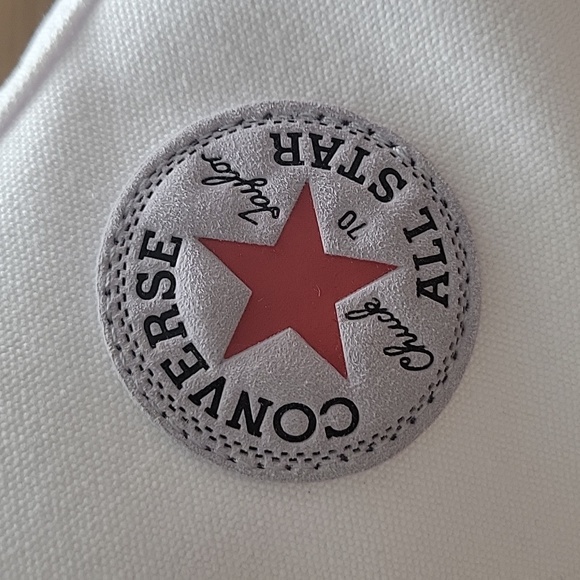 Converse High top Brand new in the box. - Picture 3 of 12